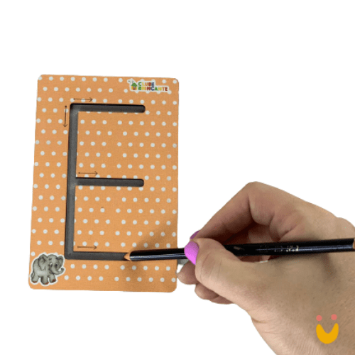 Brinquedos-educativos-letras-vazadas-ludopia